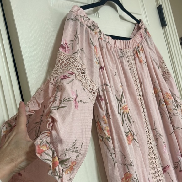 Coco Jaimeson size small dress. Very cute! Can be worn off or on shoulders. - Picture 2 of 11